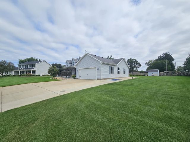 2763 S Nowak Drive, La Porte, IN 46350