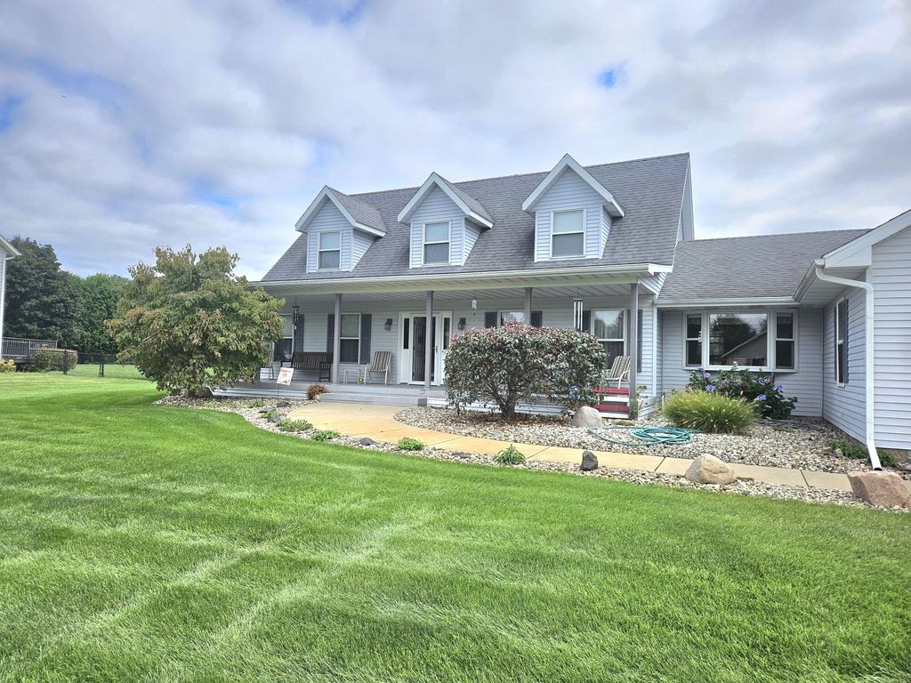 2763 S Nowak Drive, La Porte, IN 46350