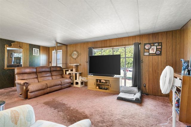 10220 WELLINGTON AVENUE, Dade City, FL 33525