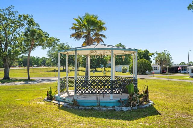 10220 WELLINGTON AVENUE, Dade City, FL 33525