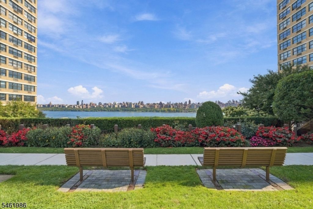 Image 26 of property listing at 7002 Kennedy Blvd 18B, Guttenberg Town, NJ 07093
