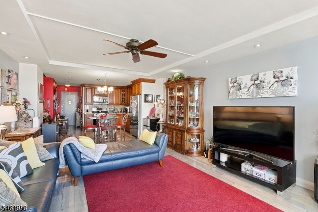Image 7 of property listing at 7002 Kennedy Blvd 18B, Guttenberg Town, NJ 07093