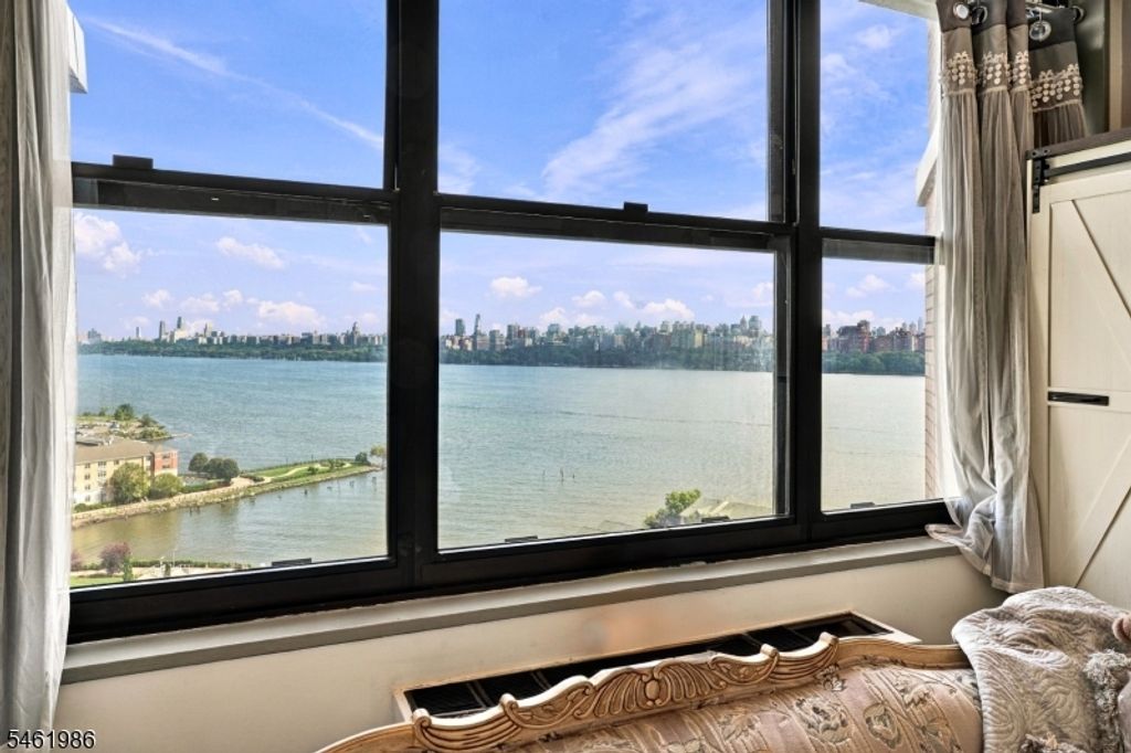 Image 10 of property listing at 7002 Kennedy Blvd 18B, Guttenberg Town, NJ 07093
