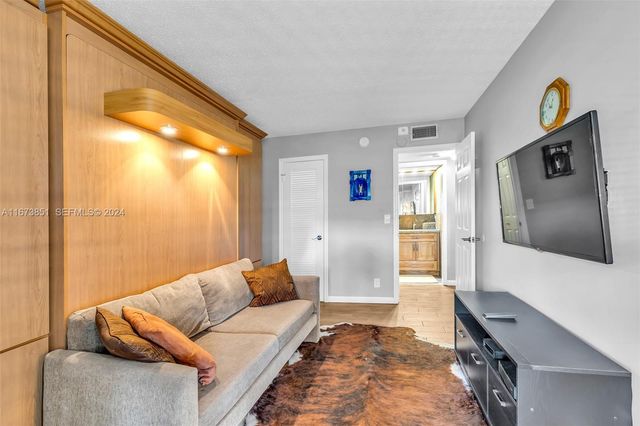 156 E Grantham E 156, Deerfield Beach, FL 33442