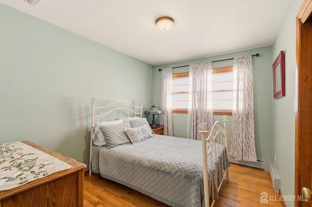140 Lexington Avenue, Edison, NJ 08817