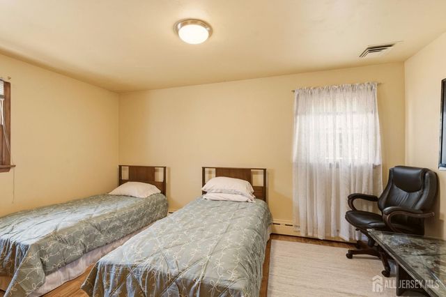140 Lexington Avenue, Edison, NJ 08817