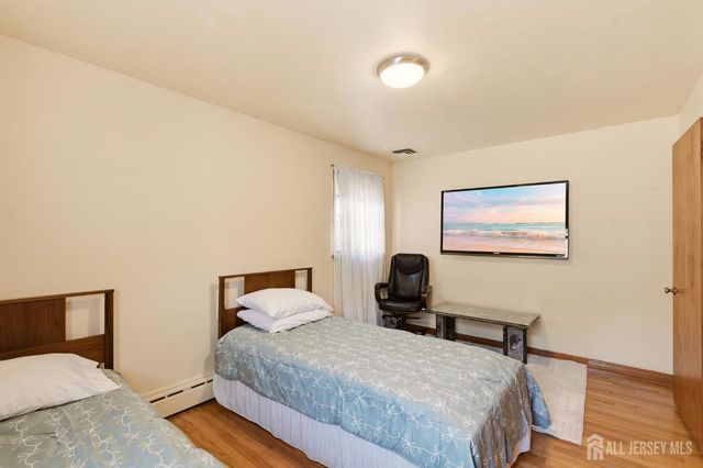 140 Lexington Avenue, Edison, NJ 08817