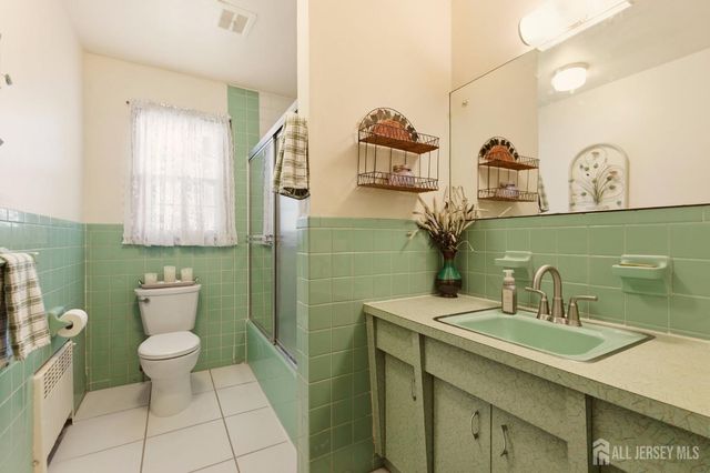 140 Lexington Avenue, Edison, NJ 08817