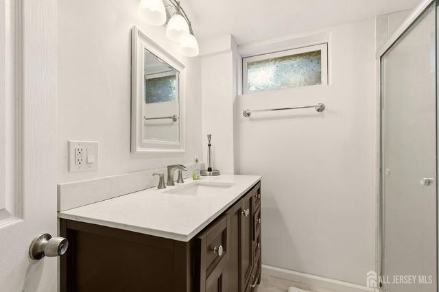 140 Lexington Avenue, Edison, NJ 08817