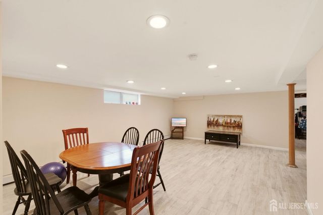 140 Lexington Avenue, Edison, NJ 08817
