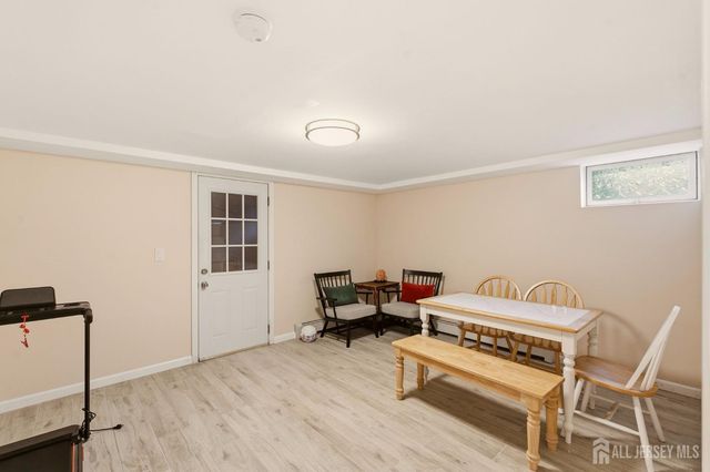 140 Lexington Avenue, Edison, NJ 08817