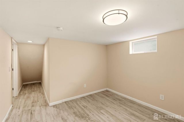 140 Lexington Avenue, Edison, NJ 08817