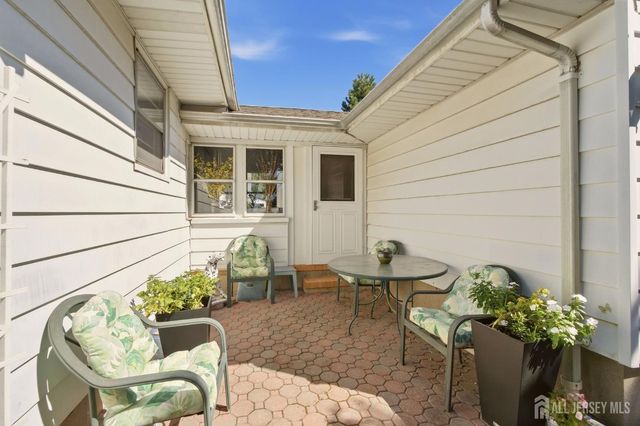 140 Lexington Avenue, Edison, NJ 08817