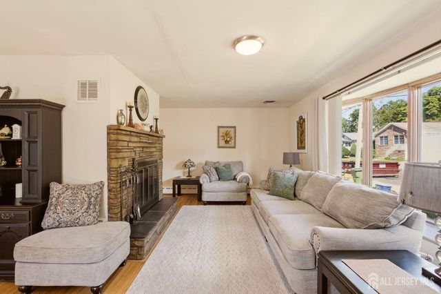 140 Lexington Avenue, Edison, NJ 08817