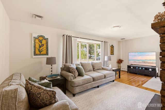 140 Lexington Avenue, Edison, NJ 08817