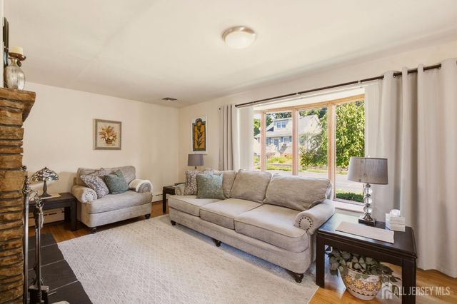 140 Lexington Avenue, Edison, NJ 08817
