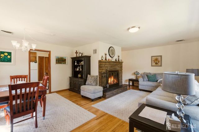 140 Lexington Avenue, Edison, NJ 08817