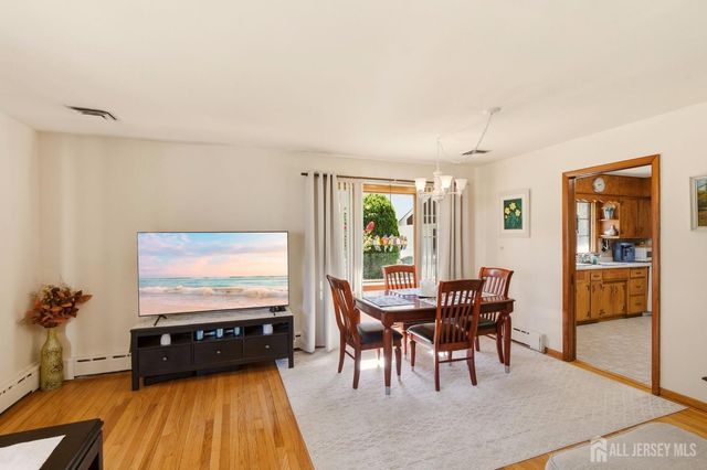 140 Lexington Avenue, Edison, NJ 08817