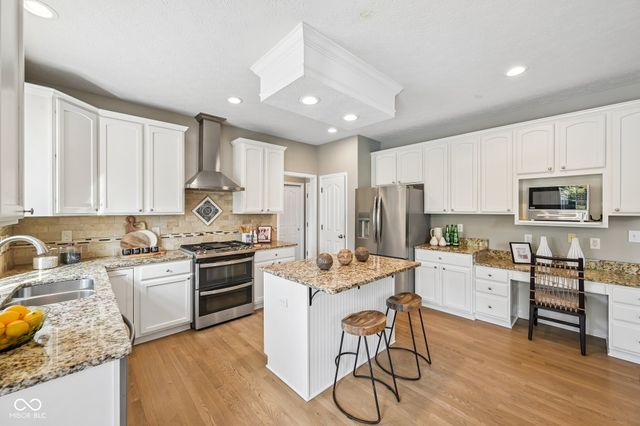 6177 Grove Walk Court, Noblesville, IN 46062
