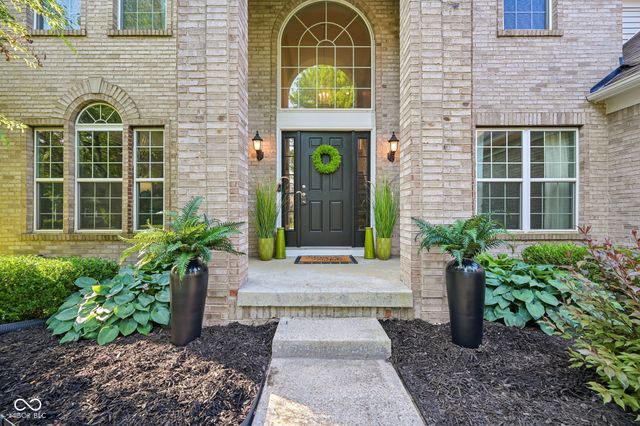 6177 Grove Walk Court, Noblesville, IN 46062