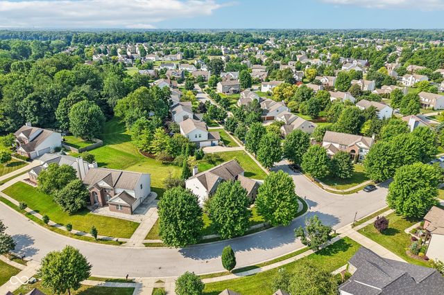 6177 Grove Walk Court, Noblesville, IN 46062