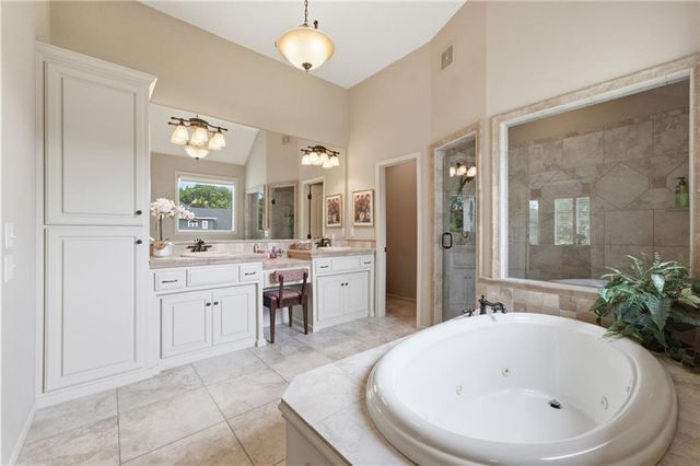 17317 S Wheatland Drive, Belton, MO 64012