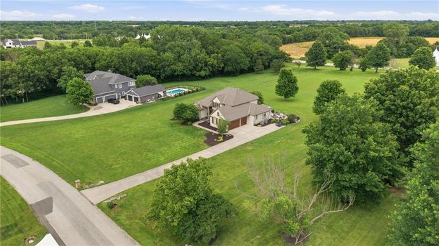 17317 S Wheatland Drive, Belton, MO 64012
