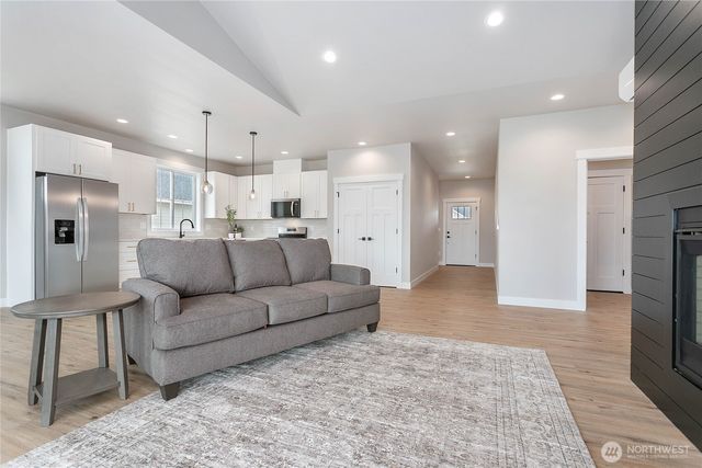 316 W 3rd Street, Everson, WA 98247