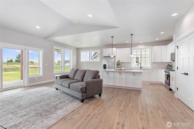 316 W 3rd Street, Everson, WA 98247