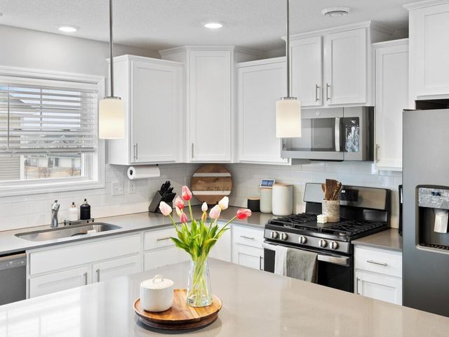 9647 Poplar Drive, Victoria, MN 55386