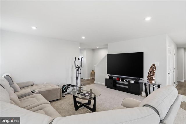 124 PERIDOT DR, Chambersburg, PA 17202
