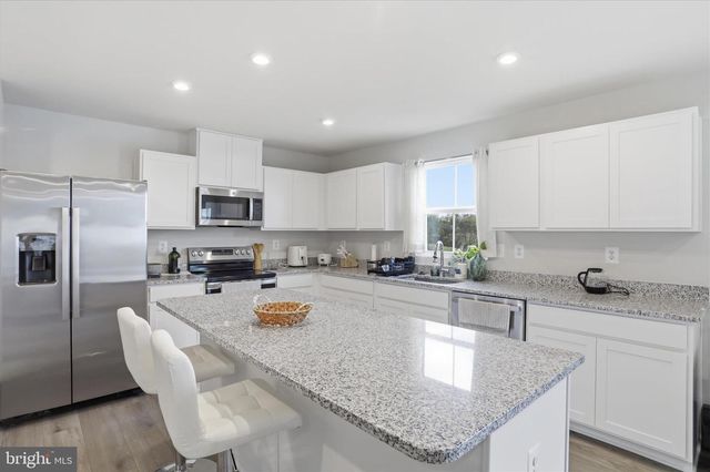124 PERIDOT DR, Chambersburg, PA 17202