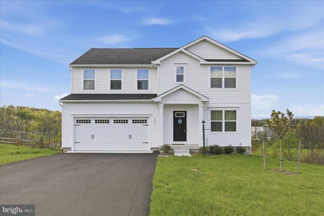 124 PERIDOT DR, Chambersburg, PA 17202