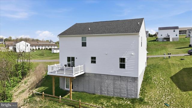124 PERIDOT DR, Chambersburg, PA 17202
