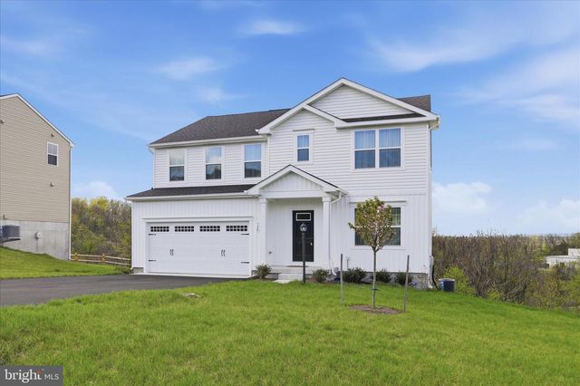 124 PERIDOT DR, Chambersburg, PA 17202