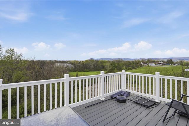 124 PERIDOT DR, Chambersburg, PA 17202