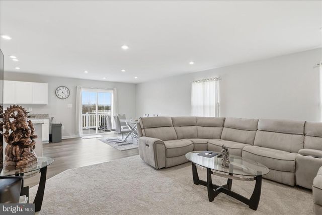 124 PERIDOT DR, Chambersburg, PA 17202