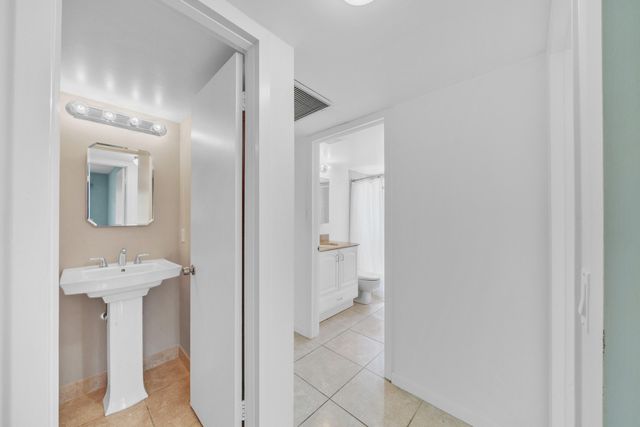 169 Suffolk E, Boca Raton, FL 33434