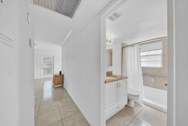 169 Suffolk E, Boca Raton, FL 33434