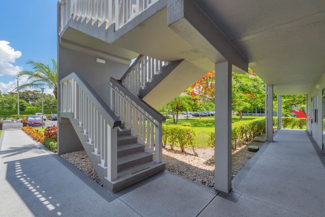 169 Suffolk E, Boca Raton, FL 33434