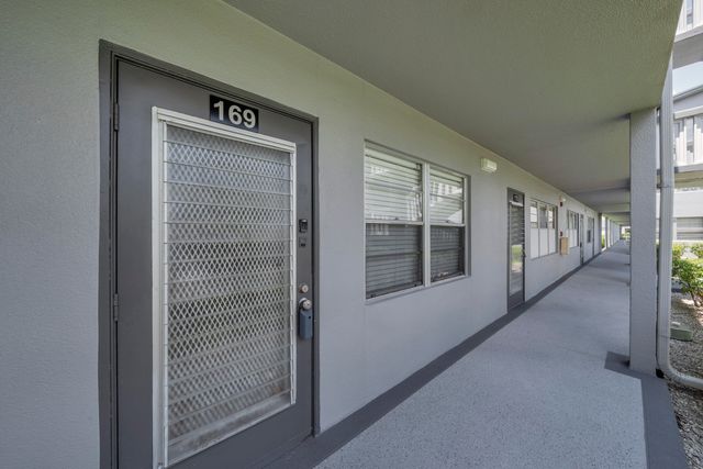 169 Suffolk E, Boca Raton, FL 33434