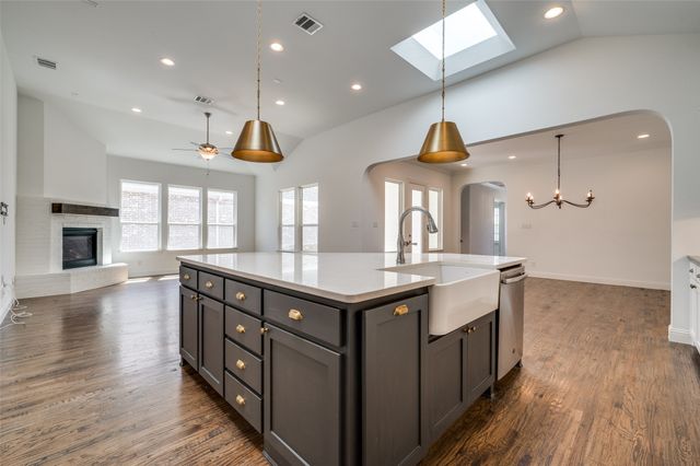 3884 Sevilla Drive, Frisco, TX 75034
