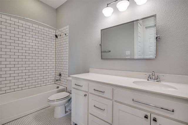 3884 Sevilla Drive, Frisco, TX 75034