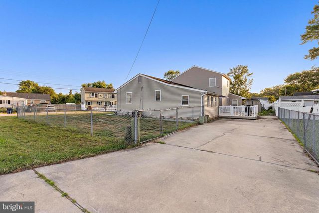 302 KADLUBECK WAY, Tuckerton, NJ 08087