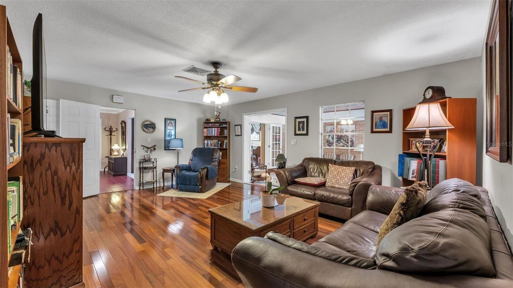 Image 14 of property listing at 901 WOODWARD STREET, Lakeland, FL 33803