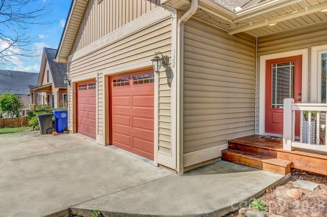 122 Craggy Street, Black Mountain, NC 28711