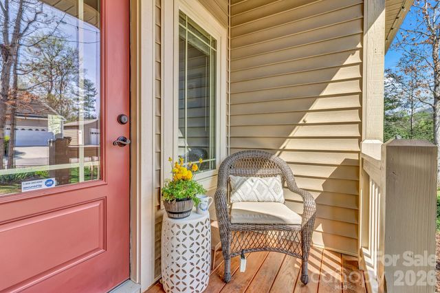 122 Craggy Street, Black Mountain, NC 28711