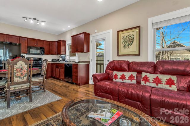 122 Craggy Street, Black Mountain, NC 28711