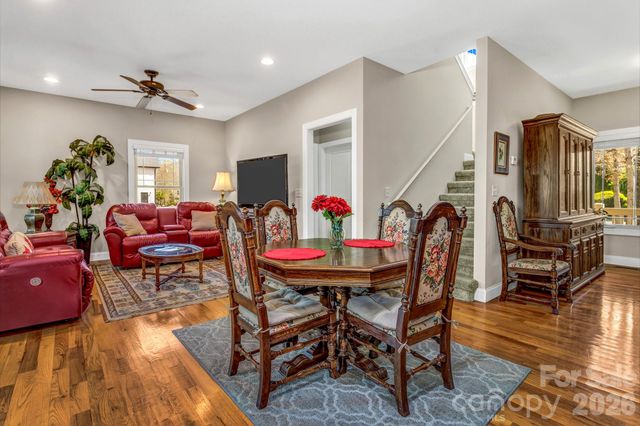 122 Craggy Street, Black Mountain, NC 28711