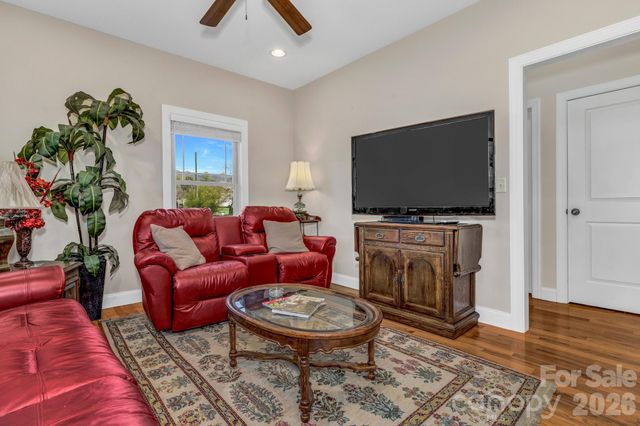 122 Craggy Street, Black Mountain, NC 28711